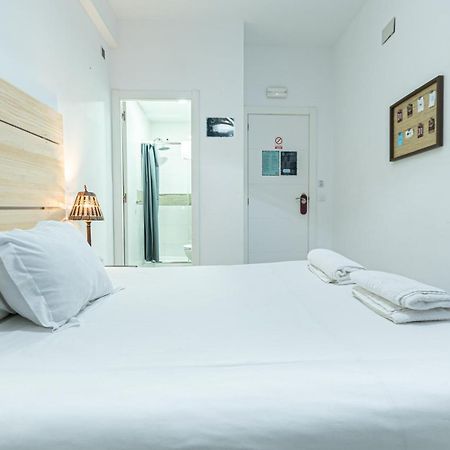 Ostello Easy Sants By Bossh! (Adults Only) Barcellona Esterno foto
