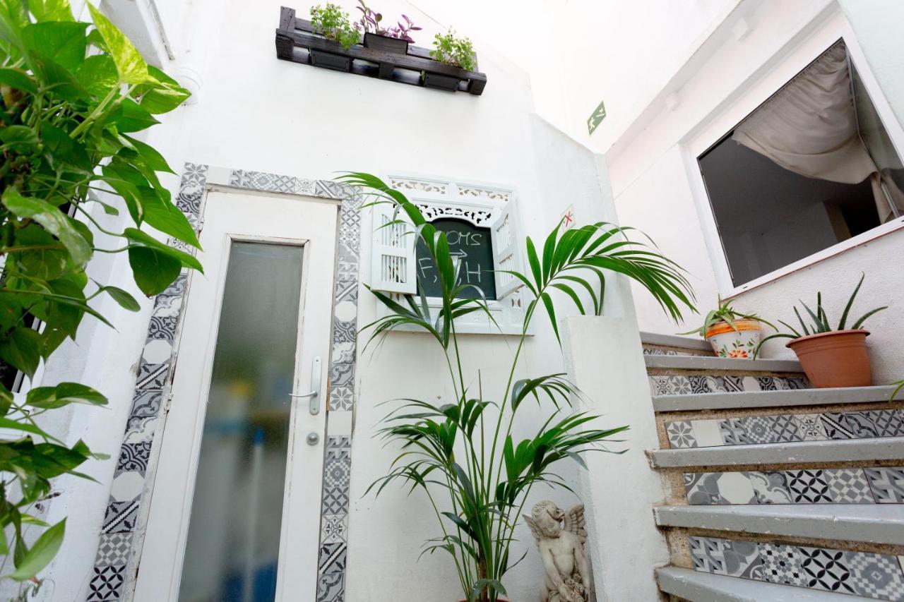 Ostello Easy Sants By Bossh! (Adults Only) Barcellona Esterno foto