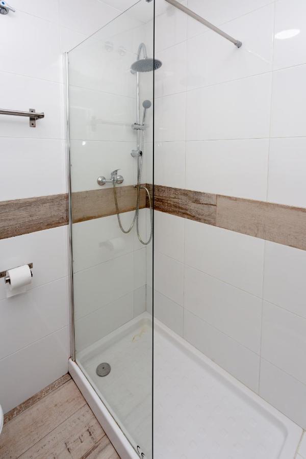 Ostello Easy Sants By Bossh! (Adults Only) Barcellona Esterno foto