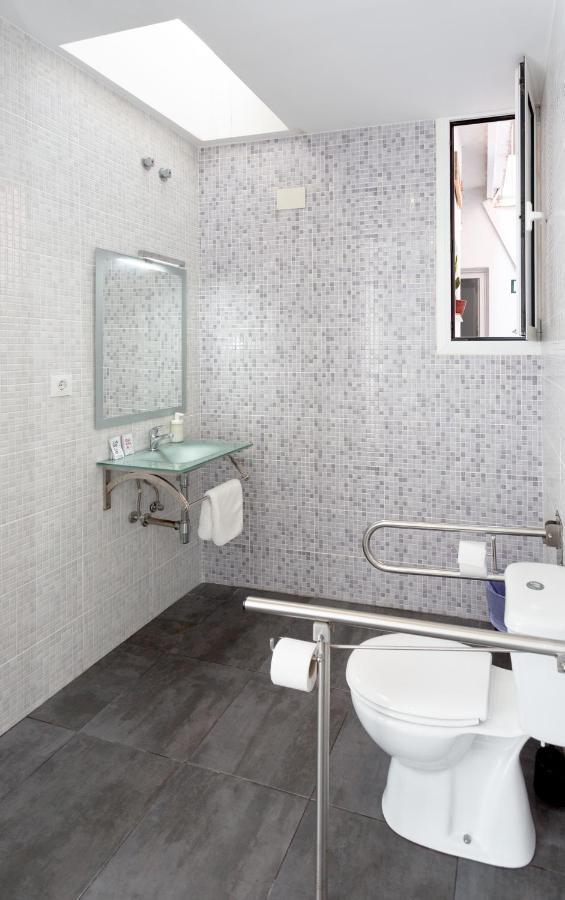 Ostello Easy Sants By Bossh! (Adults Only) Barcellona Esterno foto