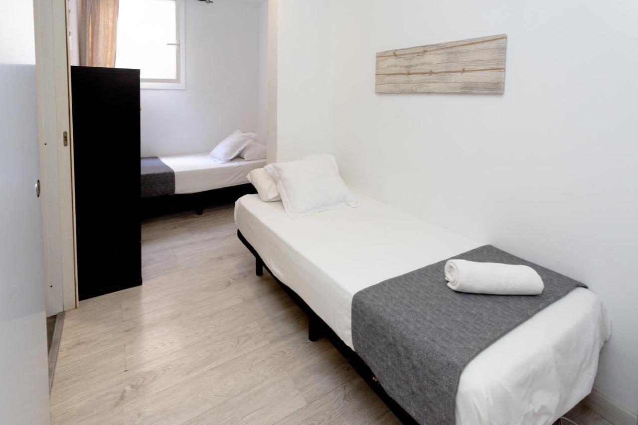 Ostello Easy Sants By Bossh! (Adults Only) Barcellona Esterno foto