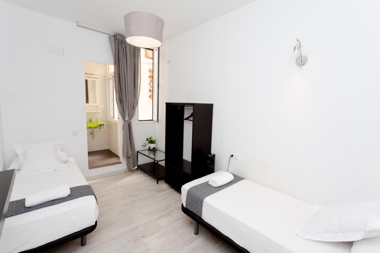 Ostello Easy Sants By Bossh! (Adults Only) Barcellona Esterno foto