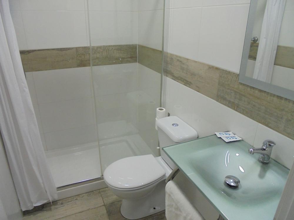 Ostello Easy Sants By Bossh! (Adults Only) Barcellona Esterno foto
